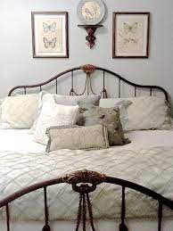 Amazing and unique headboard designs. Jrl Interiors Do S And Don Ts For Hanging Artwork