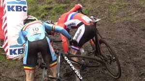 Figlio di adrie van der poel e nipote di raymond poulidor, entrambi ex ciclisti, è un atleta polivalente. Mathieu Van Der Poel And Wout Van Aert Incident At 2016 Uci Cyclo Cross World Championships Youtube