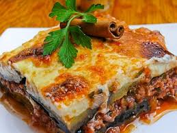 Moysakas Yperoxo Patroparadoto Faghto Mia Syntagh Gia Enan Ay8entiko Moysaka Me Ta Ylika Kai Ta Myrwdika Toy Opws Ton Moussaka Lebensmittel Essen Rezeptideen
