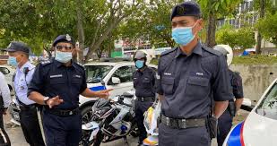 Yakın semtlerde aramıza uygun olan 34 restoran gösteriliyor. Polis Shah Alam Ketatkan Pemeriksaan Selepas Jam 10 Malam