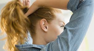 Alors ce sera merveilleux quand tu m'aura apprivoisé! 10 Gestes Qui Abiment Les Cheveux A Bannir D Urgence