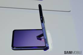 Find latest deals on samsung galaxy z flip and save online. Samsung Galaxy Z Flip Arrives In Japan And Sells Out In Day One Sammobile