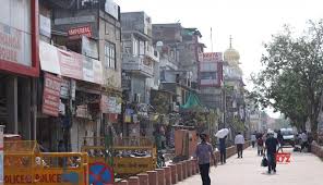 New Delhi Busy Chandni Chowk Market Gallery Social News Xyz Although chandni chowk is famous for selling killer replicas of designer lehengas, payal keyal here offers a bunch of unique designs for you to flaunt. new delhi busy chandni chowk market