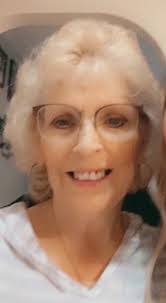 Alice Archambault's Instagram, Twitter & Facebook