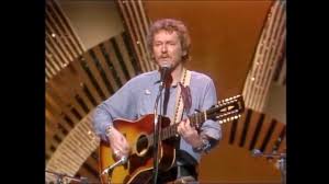 The singer starts showcasing his talent at a very young age. Gordon Lightfoot Sundown 1974 Youtube