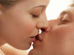 También logró multiplicar el pan. Hoy Se Celebra El Dia Mundial Del Beso Sexo Y Romance Inperfectas Peru Com