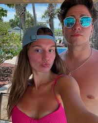 Life's better in warmer weather 🦈☀️🌴🤟🏻