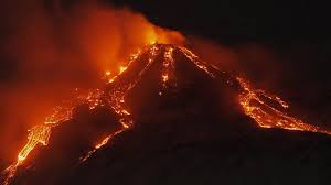 Some major historic eruptions include 122 bc (large plinian outbursts that created the small caldera of the cratere del piano), 1669 ad. Mount Etna Puts On Fiery Display With Nighttime Eruption