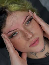 Ich will meine Brows dünn & so wie ich sie schminke, kannst du das?“ 🧐  typgerecht, natürlich und passend zum Trend der dünnen Brows 😍 WIR SIND  OBSESSED! worauf wartest du noch?