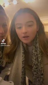 HOLLY CRONIN (@holscronin)