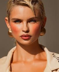 JULIA LOGAN @julia__logan #WANTEDmgmt #JuliaLogan #Model