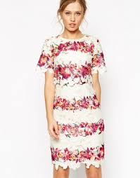 Coucou, je viens de repérer mon coup de coeur sur robedesoireecourte.fr, un site où on peut avoir sa robe habillée sur mesure! Quelle Robe Pour Aller A Un Mariage Nos 100 Coups De Coeur
