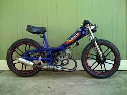 Image From Http Img15 Hostingpics Net Pics 65094120120718152108 Jpg Custom Moped Moped Scooter Old Bikes