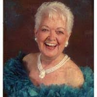 Laura Grays's Instagram, Twitter & Facebook