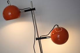 Stehlampe Mit Zwei Kugelspots In Orange Raumwunder Vintage