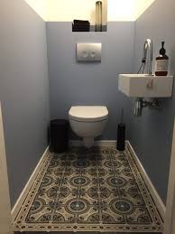 marrokaanse tegels in de wc kleine badkamer ontwerpen toiletideeen portugese tegels