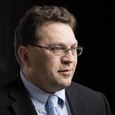 Montre connectée en braille pour personnes malvoyantes: interview de Jonathan  Pfister