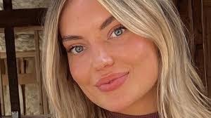 Krista Hays's Instagram, Twitter & Facebook