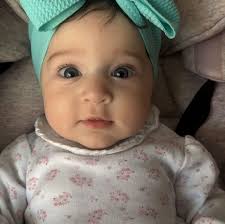 Quando non ci sarò più, non iniziate a dire: "ora abbiamo un angelo 😇che  ci guarda". Perché io non starò a guardare proprio nessuno 🤷‍♀️🙄