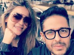 الفنان المصري محمد حماقي وزوجته نهلة الحاجري في الموريكس دور. Ù…Ø­Ù…Ø¯ Ø­Ù…Ø§Ù‚ÙŠ Ø±ÙÙ‚Ø© Ø²ÙˆØ¬ØªÙ‡ ÙÙŠ Ø£ÙˆÙ„ Ø¸Ù‡ÙˆØ± Ø¨Ø¹Ø¯ Ø¥Ø¬Ø±Ø§Ø¦Ù‡ Ø¹Ù…Ù„ÙŠØ© Ø¬Ø±Ø§Ø­ÙŠØ© Ù…ØµØ±Ø§ÙˆÙ‰