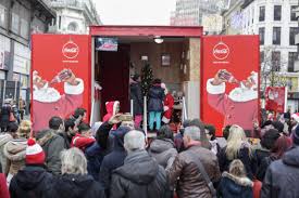 Historique des dates de détachement et versement. Le Camion Coca Cola Et Le Pere Noel A La Bourse Ce Mercredi Edition Digitale De Bruxelles