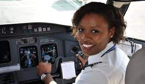 La sélection des appels à candidature comportera des épreuves écrites et orales et des tests d'aptitude physique et mentale. Air Senegal Sa Recrutement De Pilotes A Prix D Or Le Cdt Tall Bute Sur Une