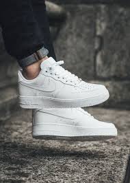 Tenis nike modelo air force holográfico. Nike Air Force 1 Metodo Incrivel Aprenda Como Comprar Tenis Original Relogios Baratos E Roupas De Ma Tenis Branco Masculino Tenis Nike Branco Tenis Branco