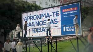 Iniciativa liberal quer portugueses sem médico de família a recorrer ao privado. O Programa Todo Num Cartaz Sim E Mais Um Outdoor Da Iniciativa Liberal