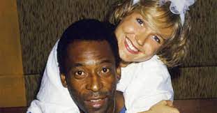 5 587 293 tykkäystä · 5 459 puhuu tästä. Xuxa Conta Como Conheceu Pele E Declara Meu Primeiro Amor