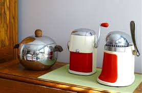 vintage kitchen gadgets (and the weekly