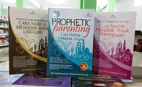 Cara mendidik anak perempuan yang selanjutnya adalah dengan mengenalkan kedisiplinan kepada mereka. Buku Serial Prophetic Parenting Cara Nabi Mendidik Anak Pro U Media
