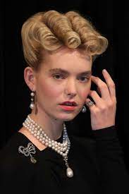 / marie antoinette, queen of france and archduchess of austria. Fransa Kralicesi Marie Antoinette In Mucevherlerinden Dunya Rekoru Magazin Haberleri Ntv