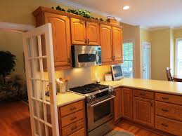 best kitchen colors for oak cabinets