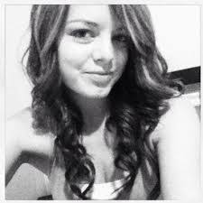 Lea Phelps's Instagram, Twitter & Facebook