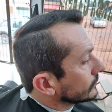 Começamos esse projeto algun tempo atrás, com paciência de ambas as partes  chegamos a um resultado muito bom, cabelo mais social, barba mais cheia com  linhas retas, dando mais armonia ao cliente #