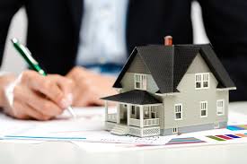 Sebagian besar agen bekerja untuk broker real estat atau realtor yang memiliki pelatihan tambahan dan sertifikasi tambahan. Agen Properti Properti Industri Terpercaya