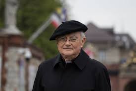 Henryk hoser w 1966 r. Abp Henryk Hoser Przechodzi Na Emeryture Ekai