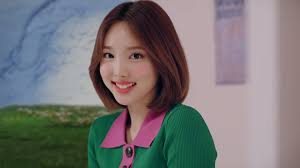 September 1995 in seoul, südkorea) ist eine südkoreanische sängerin und mitglied der girlgroup twice. Twice Nayeon 2020 Menurut Community Chest Of Korea Nayeon Menyumbangkan 50 Juta