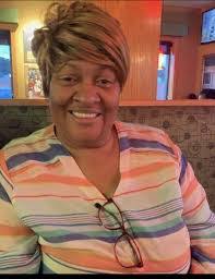 Gloria Fleming's Instagram, Twitter & Facebook