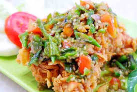Ada banyak variasi dalam menu ayam geprek.banyak orang yang menyukai menu makanan ini karena selain memiliki rasa yang khas untuk resep ayam geprek mudah yang pertama ini yaitu resep ayam geprek istimewa yang begitu enak dan lezat. Ngiler 5 Resep Ayam Geprek Yang Bisa Anda Buat Sendiri