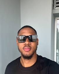 Clinton Beard's Instagram, Twitter & Facebook