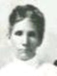 Elizabeth Shrum's Instagram, Twitter & Facebook