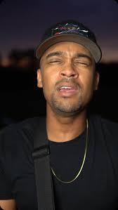 Oh, look at those nail pierced hands, he did it for me. And oh look at  those nail pierced feet he did it for me. The crown of thorns was just for  me, he died, and rose for me!