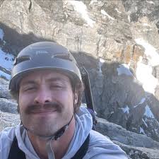 What rear fender flares can accommodate a xy stretch in the rear without a  comp cut?