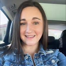 Here's my blistered asparagus tossed in creamy mayo sauce. My favorite way  to cook asparagus. RECIPE:  https://www.flavcity.com/creamy-sauteed-asparagus/