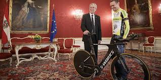 Christoph strasser hat das race across america (raam) zum sechsten mal gewonnen. Extremsportler Christoph Strasser Bei Bundesprasident Alexander Van Der Bellen Bundesprasident