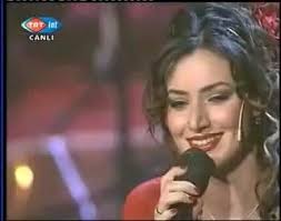 Eski şarkıların hep bir anlamı var şarkılar ona göre yazılmış ne varsa eskilerde var. Sevcan Orhan Kirmizi Bugday Video Izle Indir Videoindirelim Com