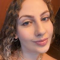 Bea Decker's Instagram, Twitter & Facebook