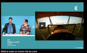 It straddles the middle loire valley in the interior of the country. Reportage De Charly Fr3 Centre Touraine Voler En Biplan Pour La Saint Valentin Volenbiplan