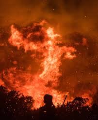 Fires in and around the city of cape town. Yet Another Cape Town Fire Keeps Firefighters Busy News24